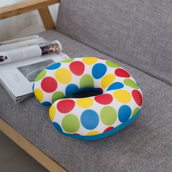 Wear a U-Shaped Neck Pillow for Side Sleep on Planes