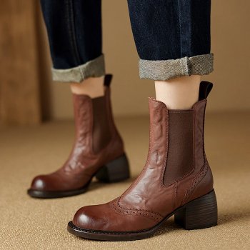 What to Wear With Chunky Chelsea Boots: Outfit Guide